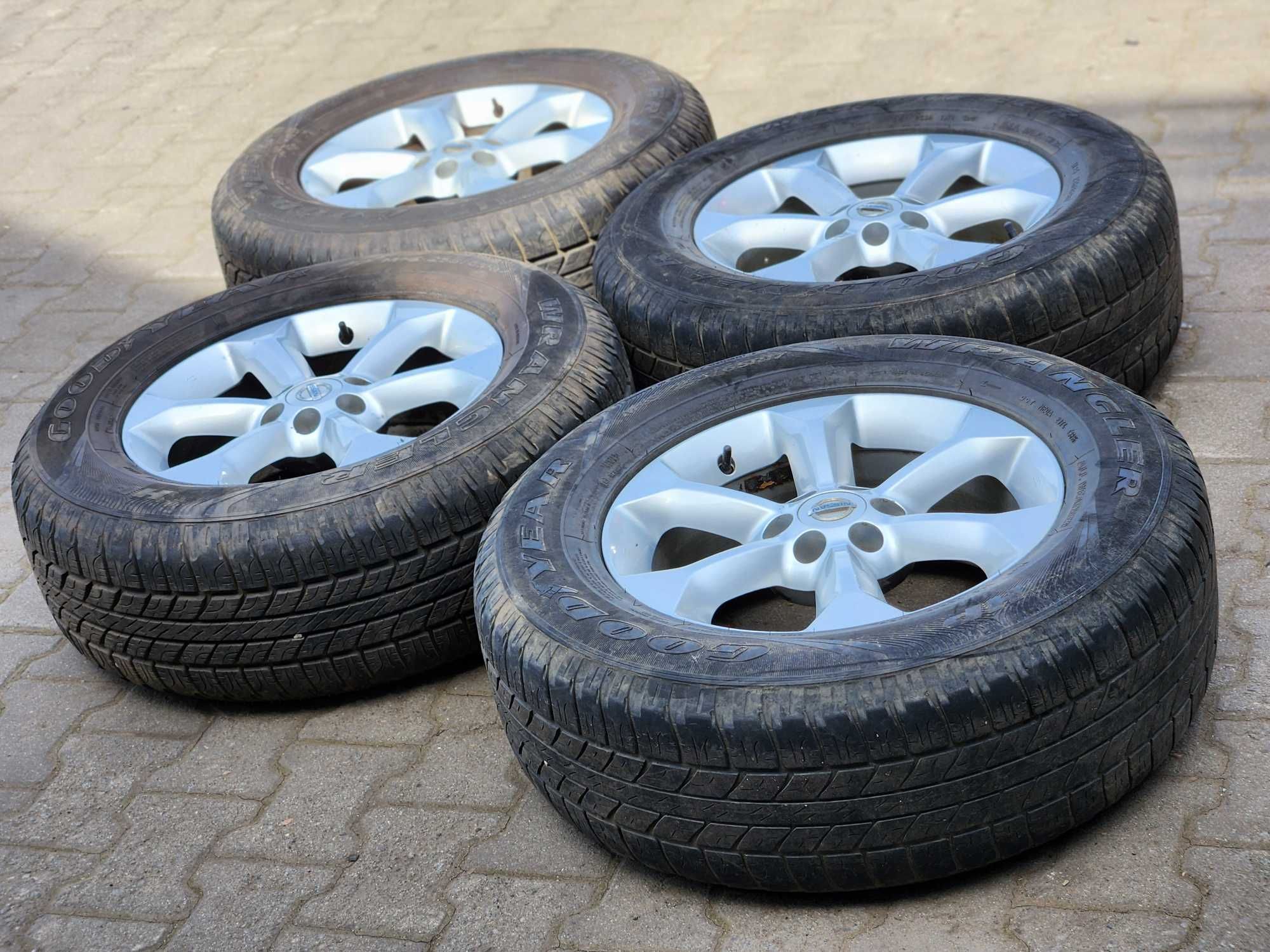 Колеса в зборі Nissan Navara D40 R17 6x114,3 Pathfinder 255/65 R17