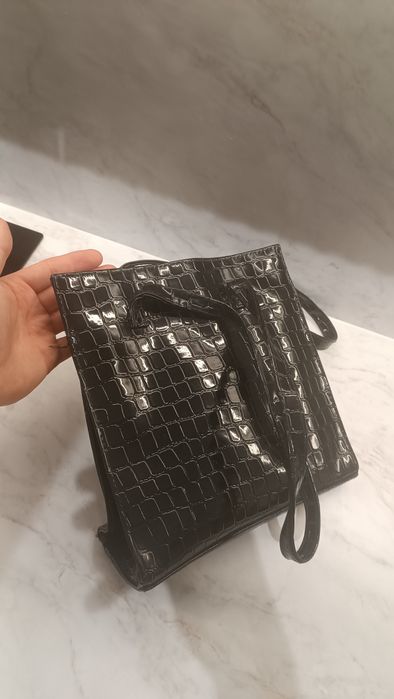 Stylowa torebka czarna z eko skóry