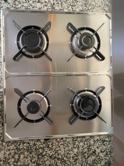 Cozinha equipada em bom estado