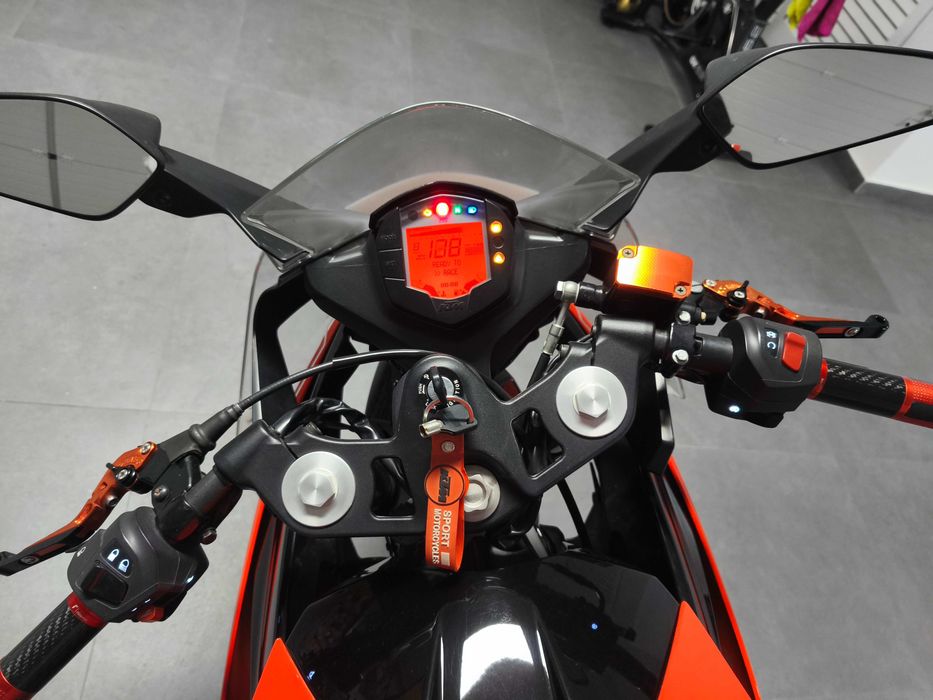 KTM RC 125 como nova