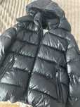 Зимовий пуховик moncler