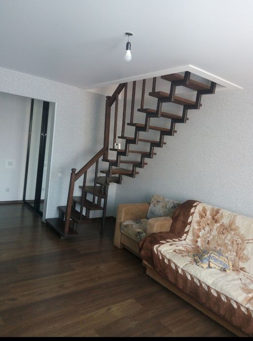 Продам лестницу на второй этаж