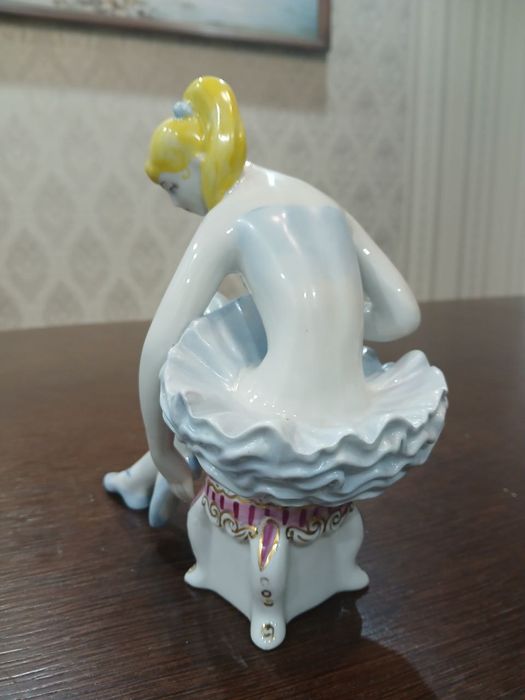 Розпродаж. Антикварна фарфорова статуетка часів СРСР