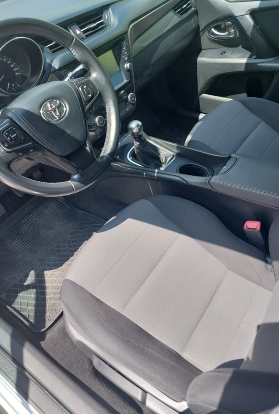 Toyota Avensis T27