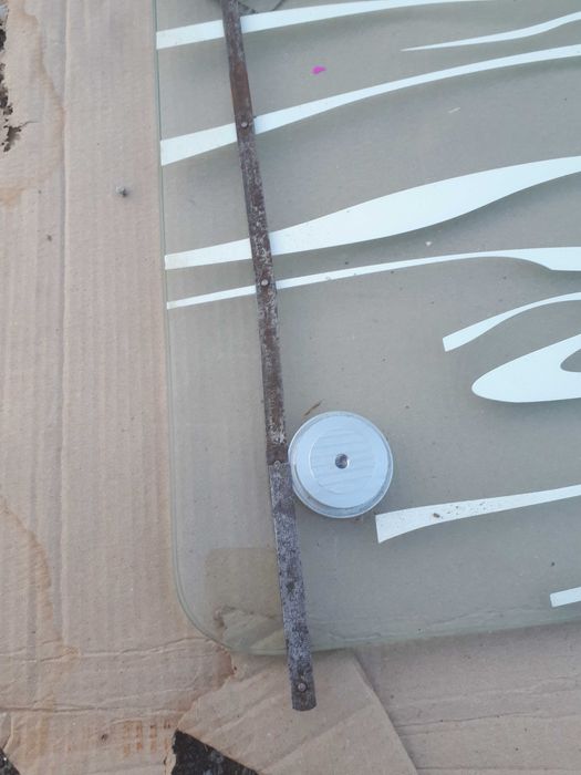 Стол стеклянный новый с ножками