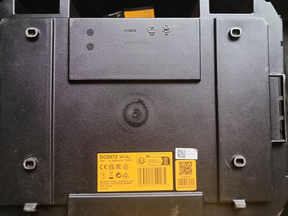 Пила дискова акумуляторна DeWALT DCS572NT