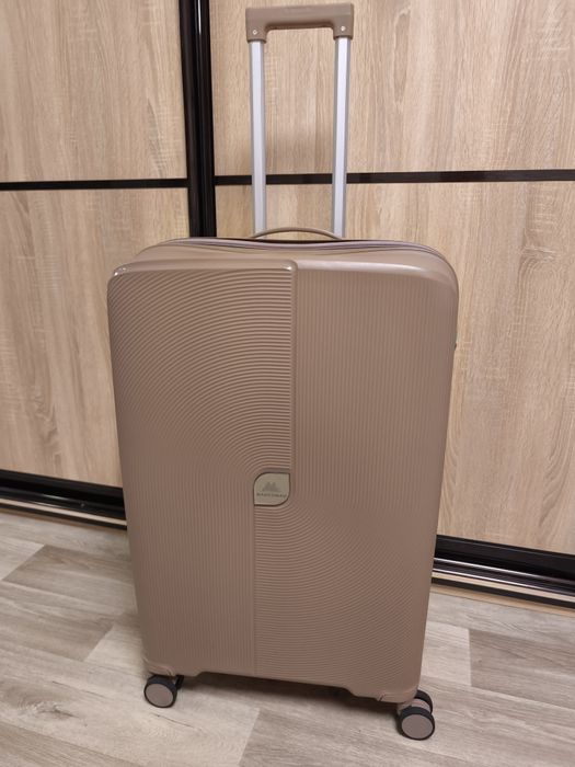 Чемодан большой, валіза великого розміру, валіза на колесах,