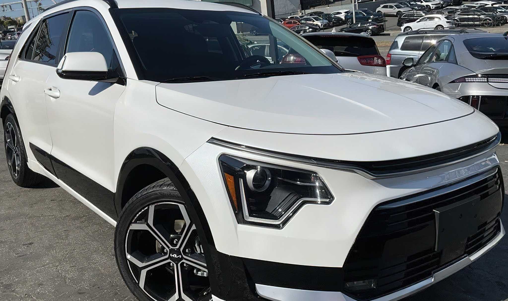 Kia Niro EX Touring 2023