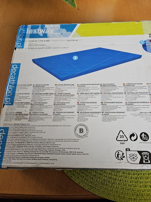 Przykrywką do basenu Bestway 2,24m x 1,54 m nowe