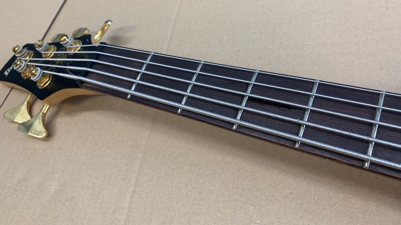 IBANEZ K5 Fieldy Signature – Korea 2006 – Złoty upgrade + Hipshot USA