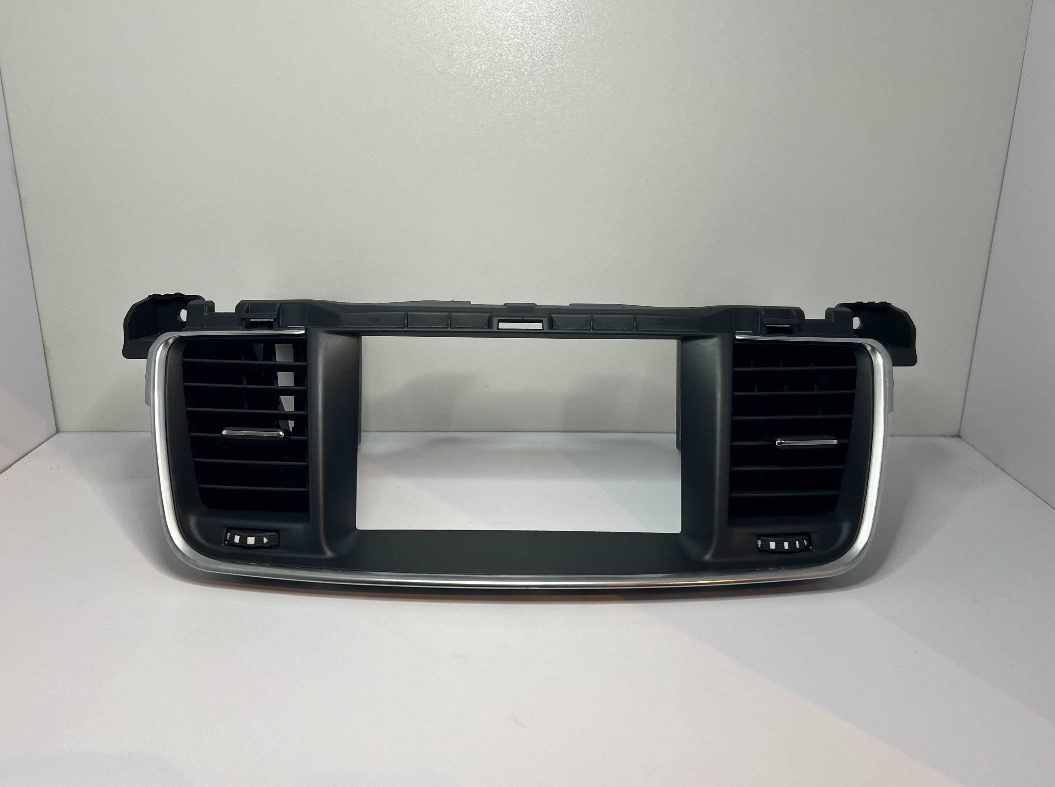 Ramka ekranu wyświetlacza nawiewów Peugeot 508 I - RT6 SMEG NAC - BDB