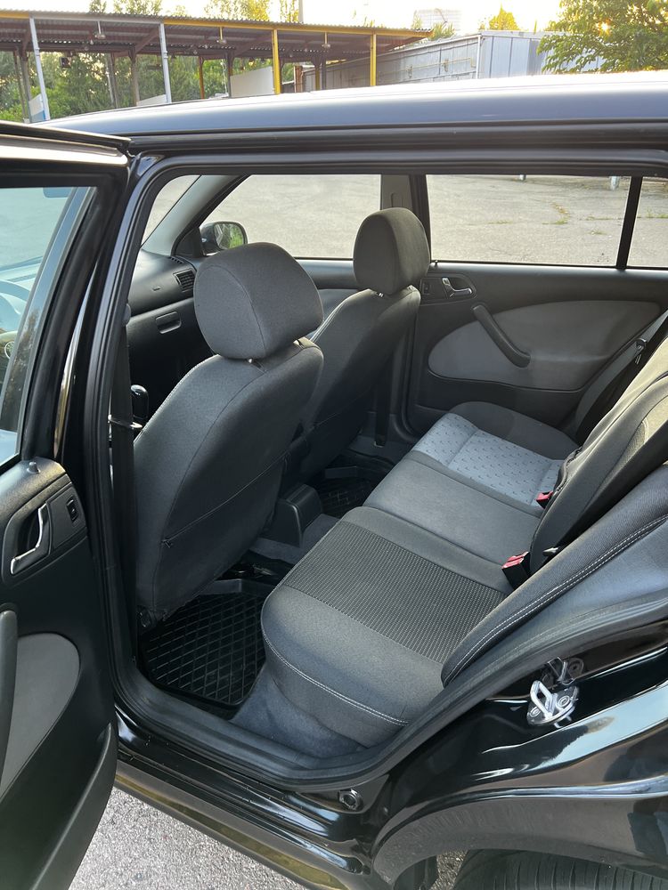 Skoda Octavia РЕСТ 2.0 бензин гарна комплектація!