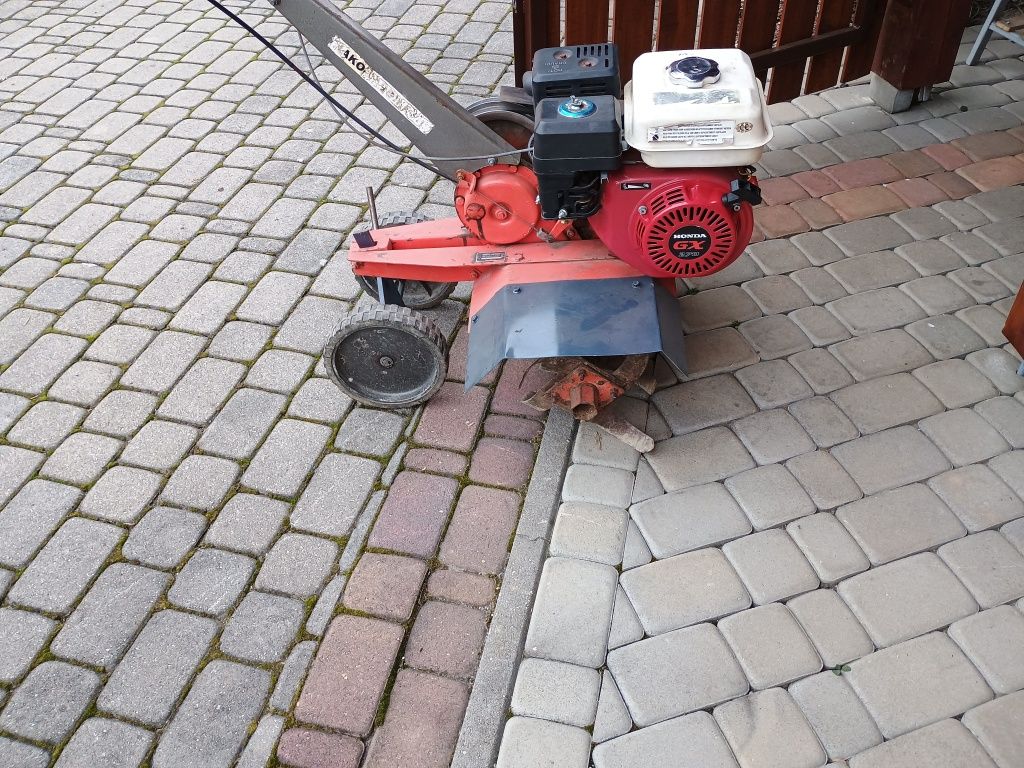 Glebogryzarka spalinowa