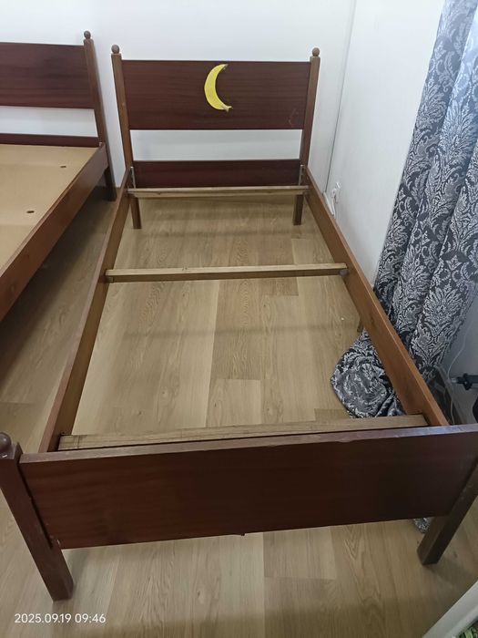Cama individual sem colchão cada só 25€