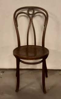 Stare krzesło typu thonet do renowacji