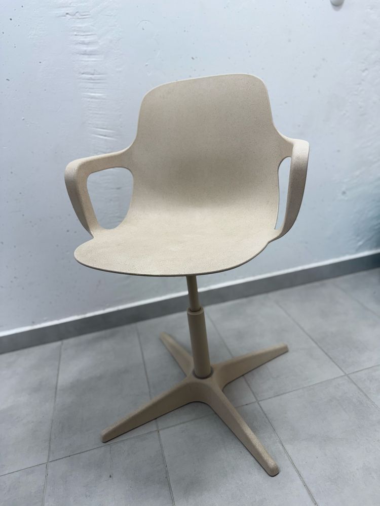 ikea odger krzeslo obrotowe beżowe