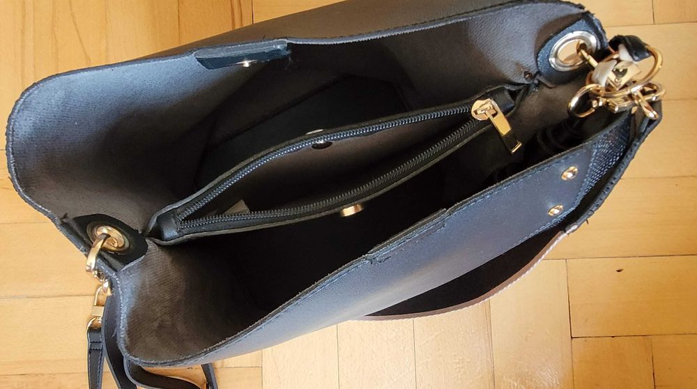 Torebka tote bag z brelokiem MOHITO czarna