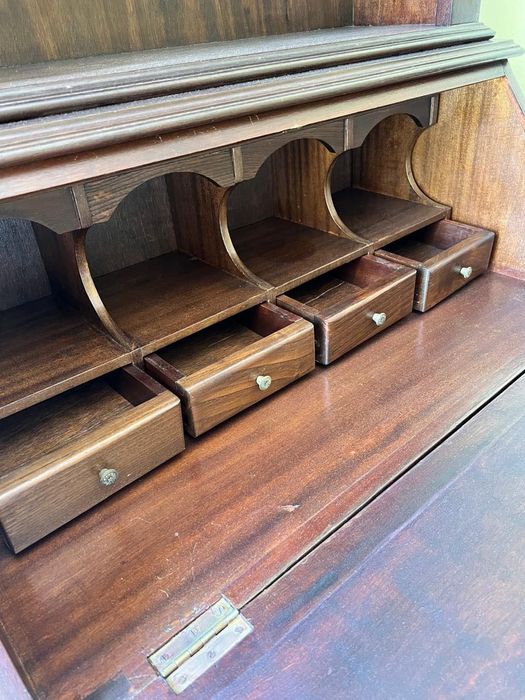 Papeleira / escrivaninha / secretária dobrável com estante e gavetas