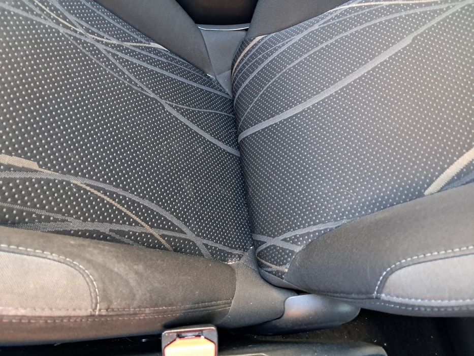 Peugeot 208 muito bom estato.