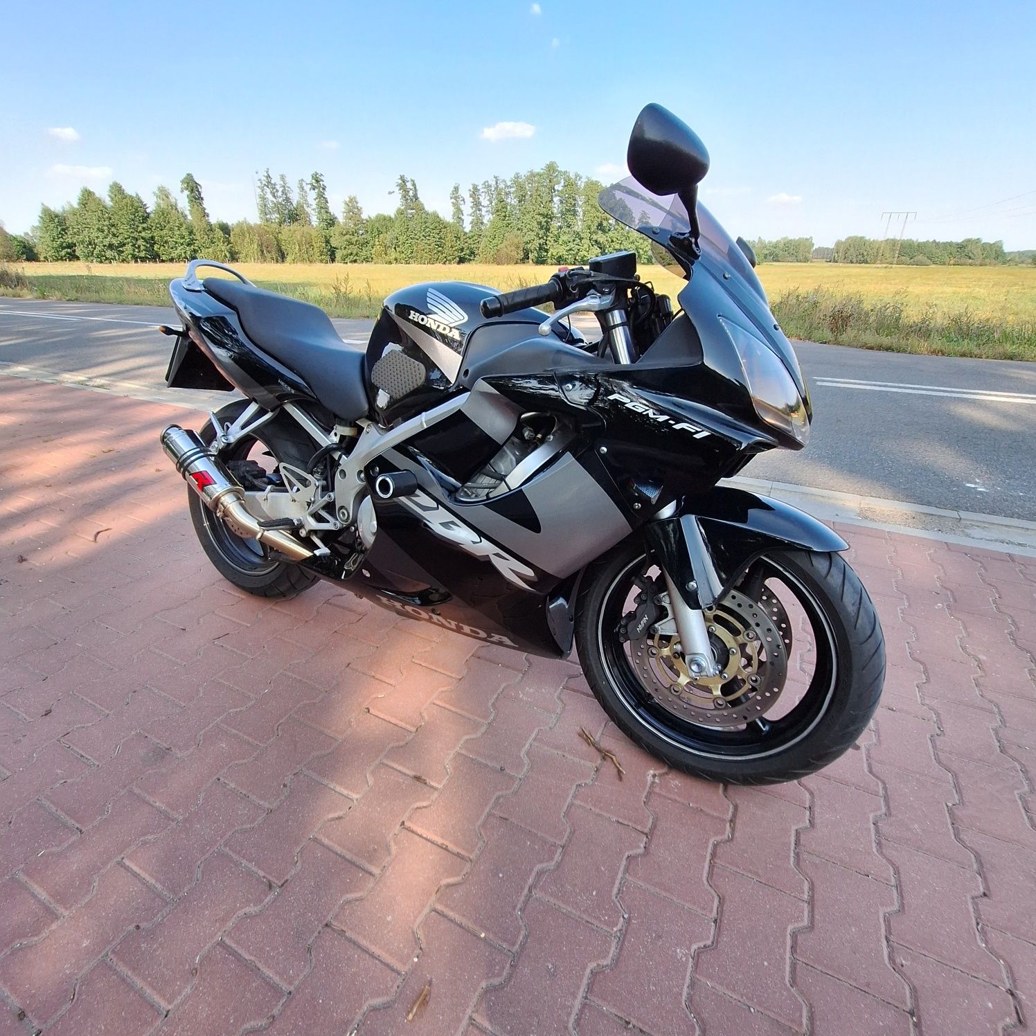 Honda cbr f4i 600