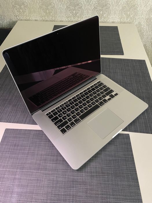 MacBook Pro 15″ Retina (A1398, Mid 2015) — предтопова конфігурація