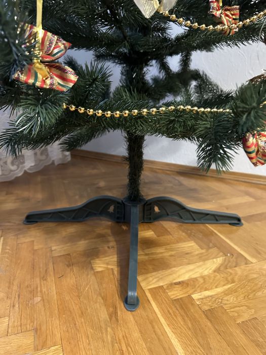 Ялинка зелена штучна