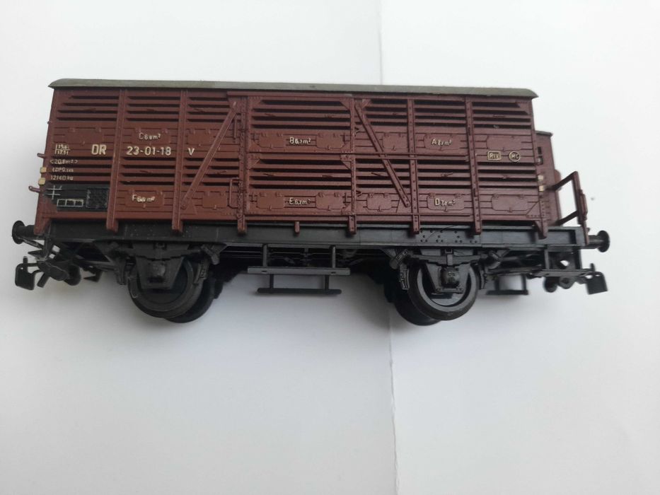 PIKO Wagon do przewozu zwierząt kolejka H0