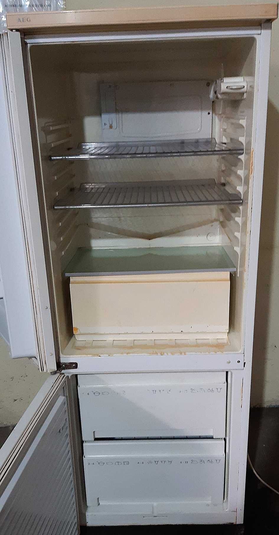 Холодильник AEG з морозильною камерою.Робочий.
