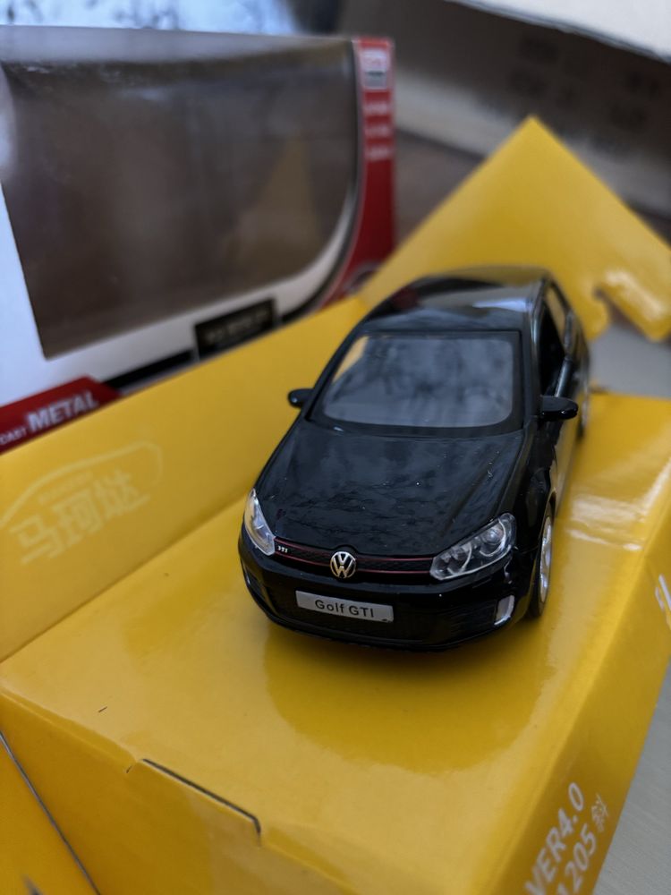 Чорний golf gti 1:36