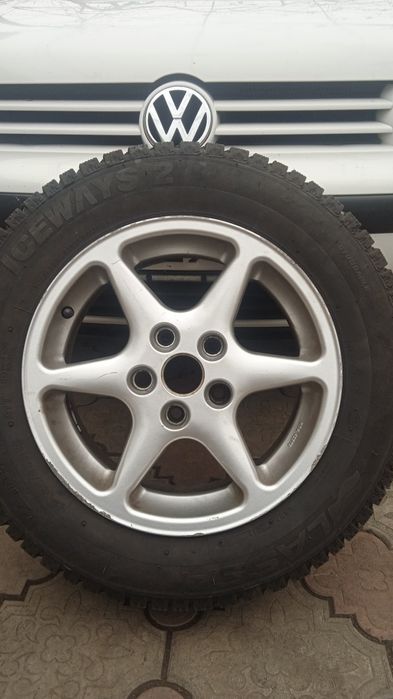 Резина з дисками r15 бу.