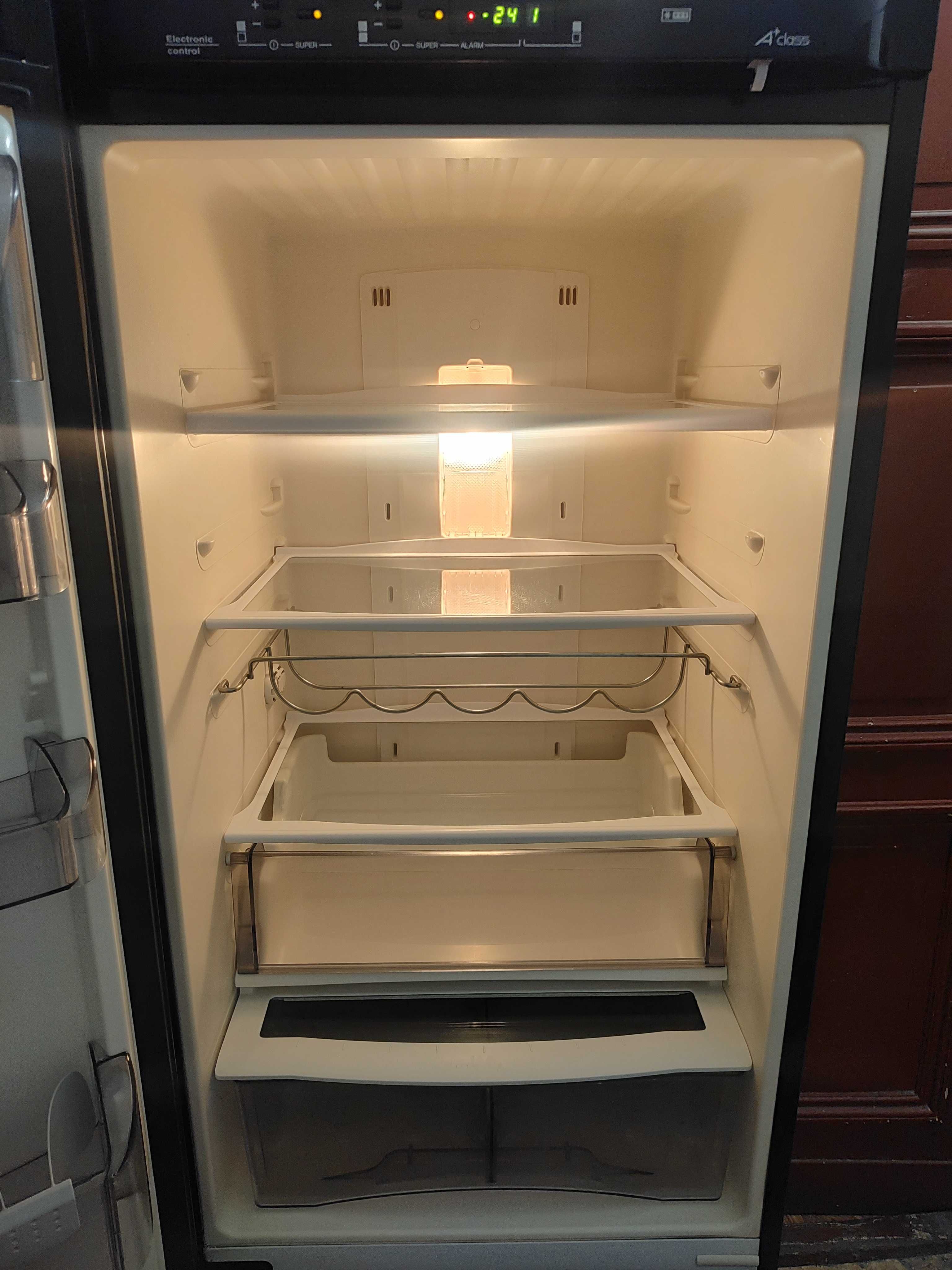 Lodówka Mastercook  \ LCE-818NFN