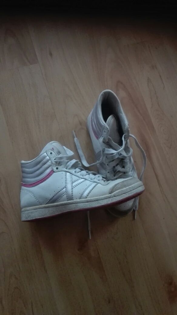 Buty sportowe dziewczęce 31