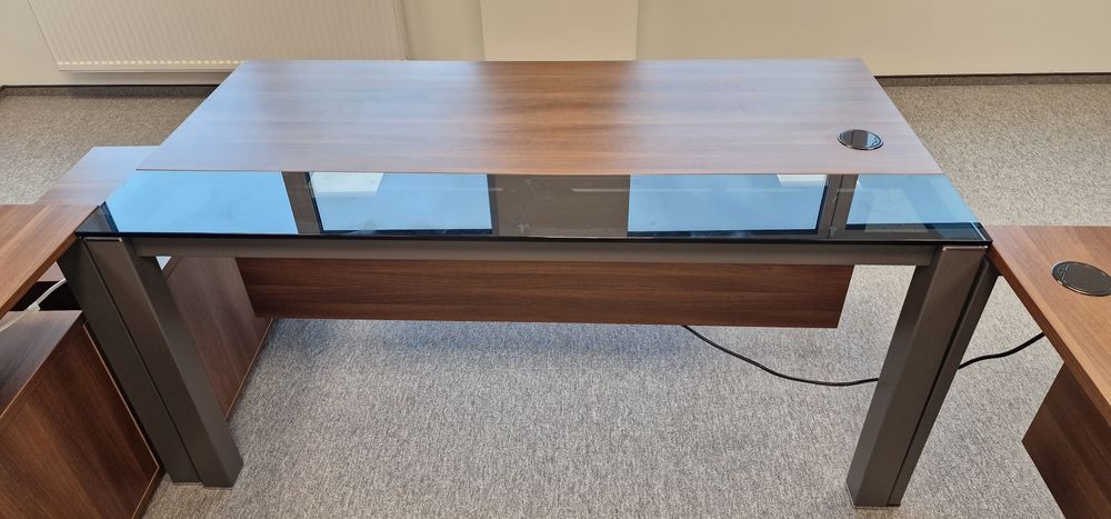 Zestaw mebli biurowych Maro