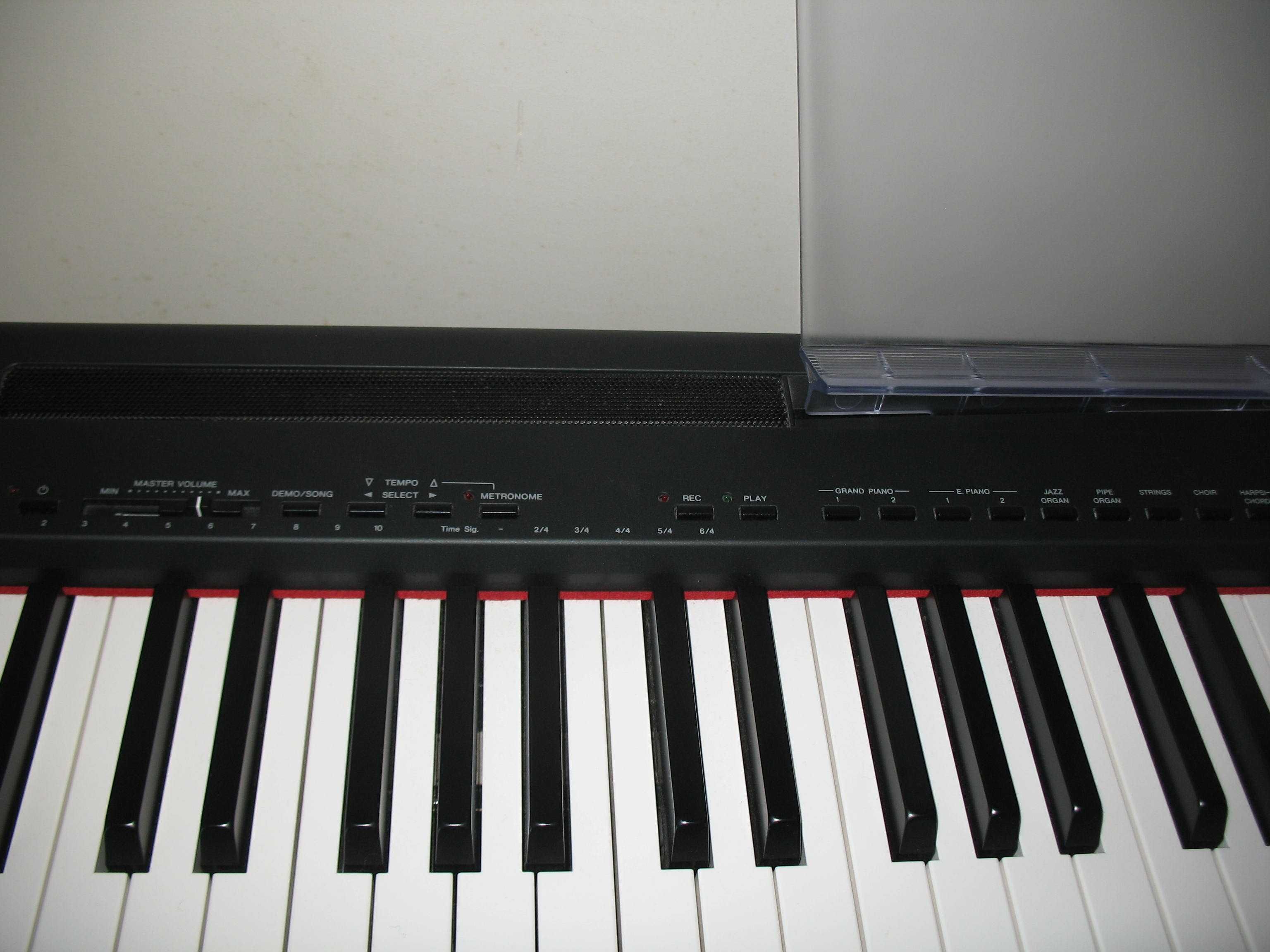 Piano digital da marca Yamaha - P95B