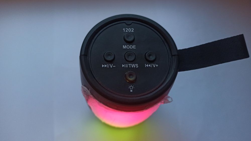 Музична колонка з підсвіткою на акумуляторі ZQS1201