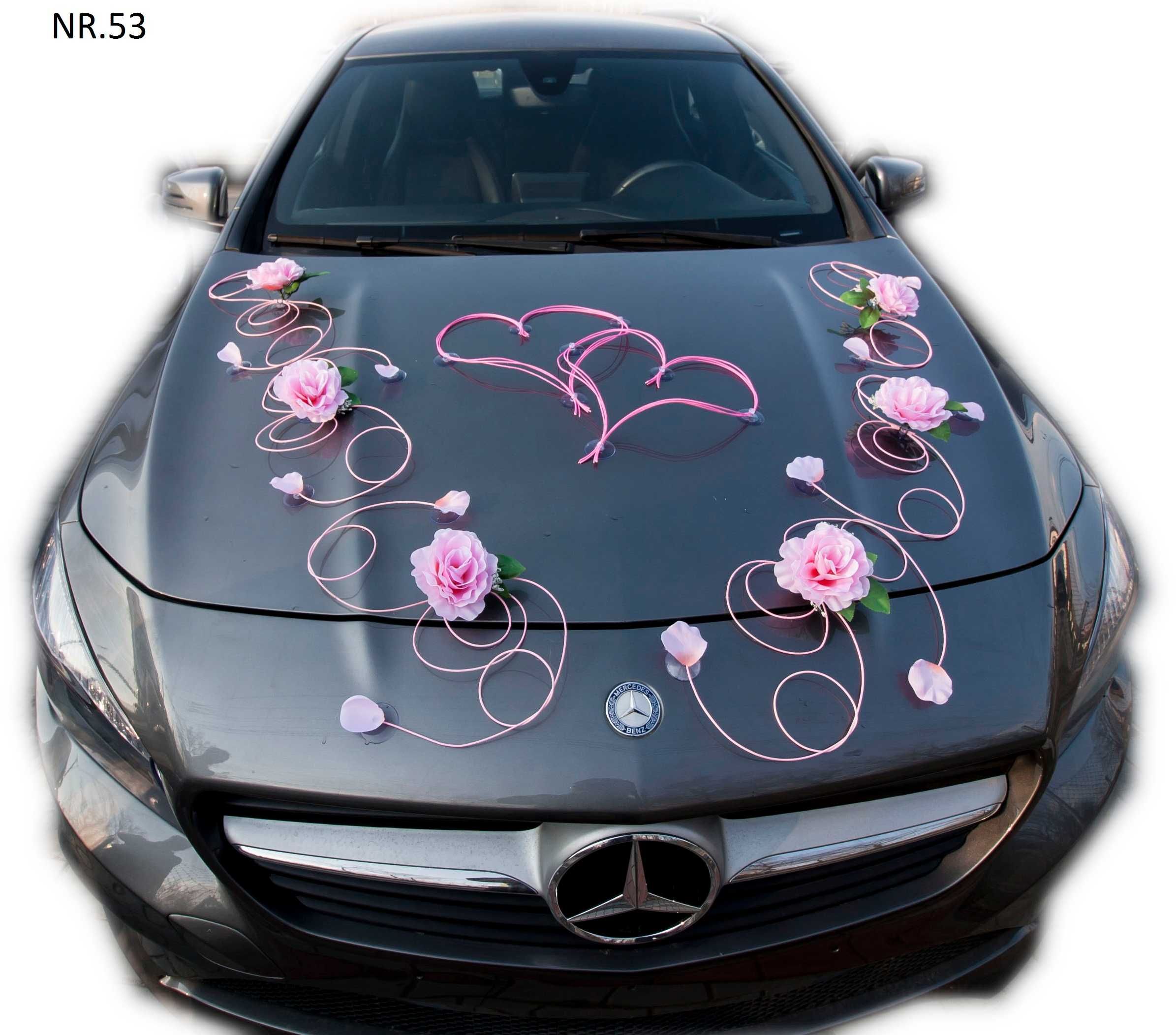 Dekoracja różowa w pudrowym różu na samochód do ślubu nr 053