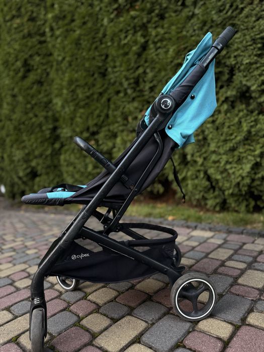 Легка прогулянкова коляска Cybex Beezy