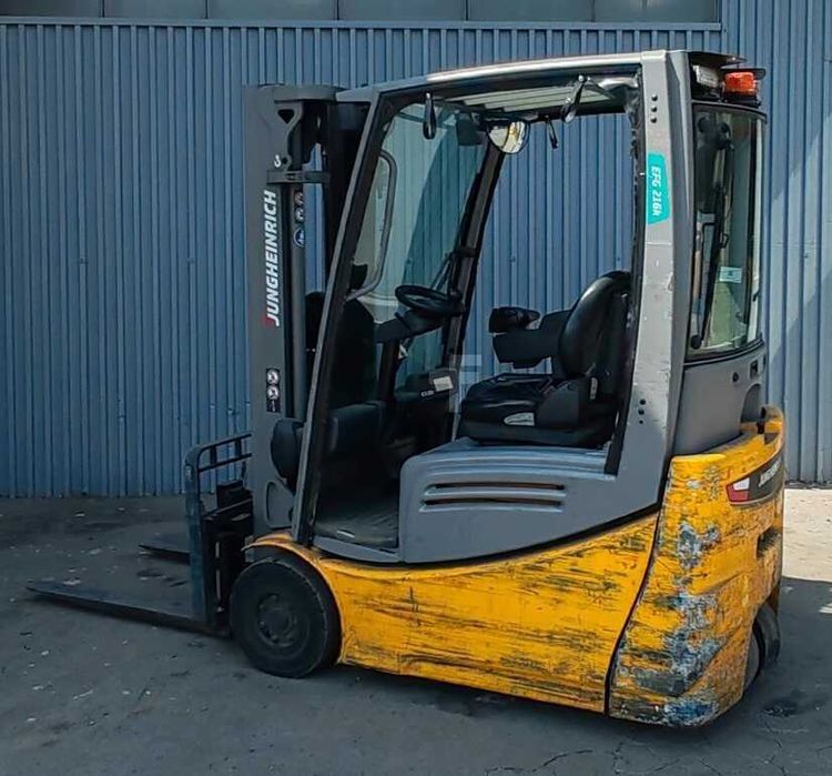 Jungheinrich Eléctrico - 3 rodas EFG 216k