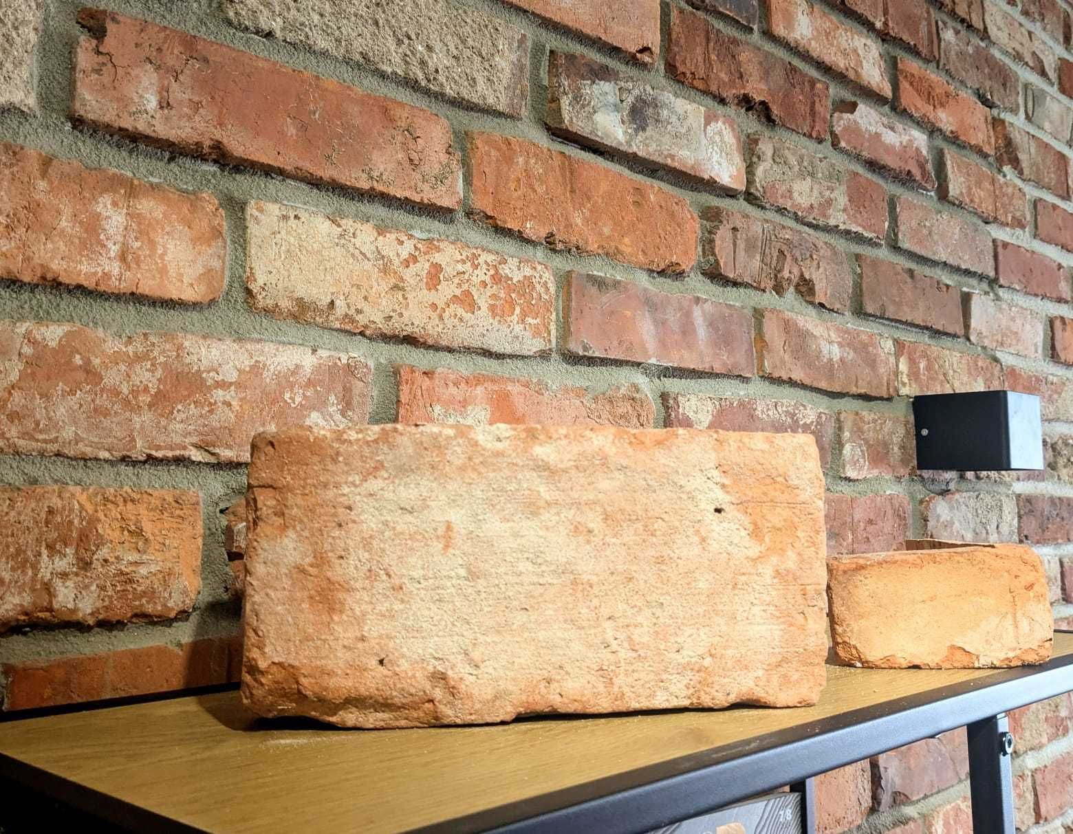 Płytki ceglane z Rozbiórki Budynku Mieszkalnego