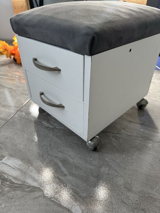 Тумба на колесиках