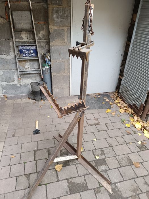 Stojak do ciecia drewna