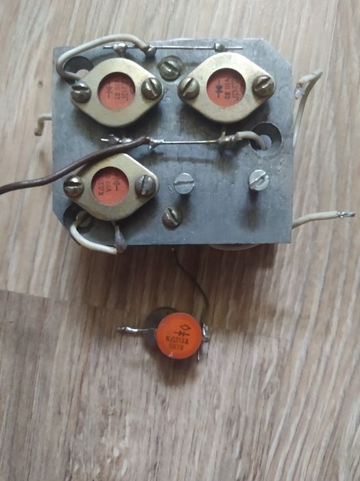 Діодний міст 20А 200в з радіатором