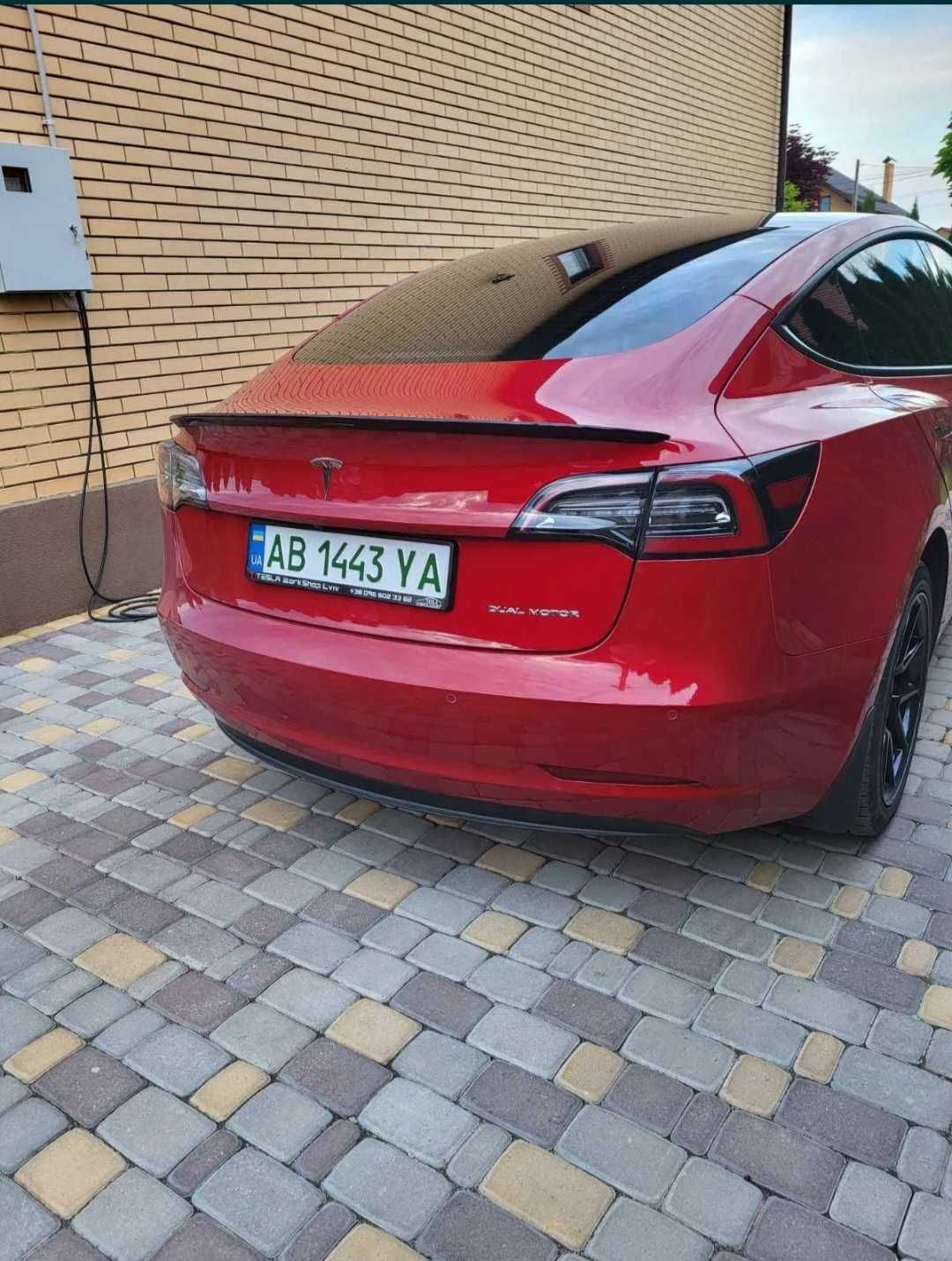 Продам авто Tesla model 3