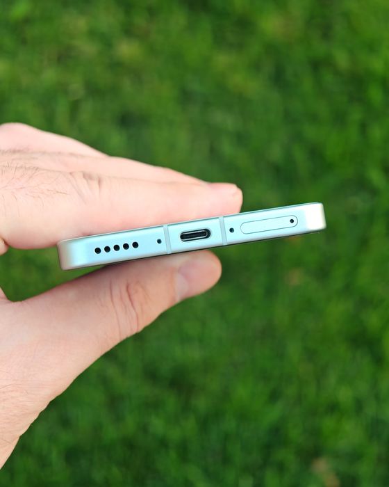 Vivo x200s 12/256 как новый, компактный