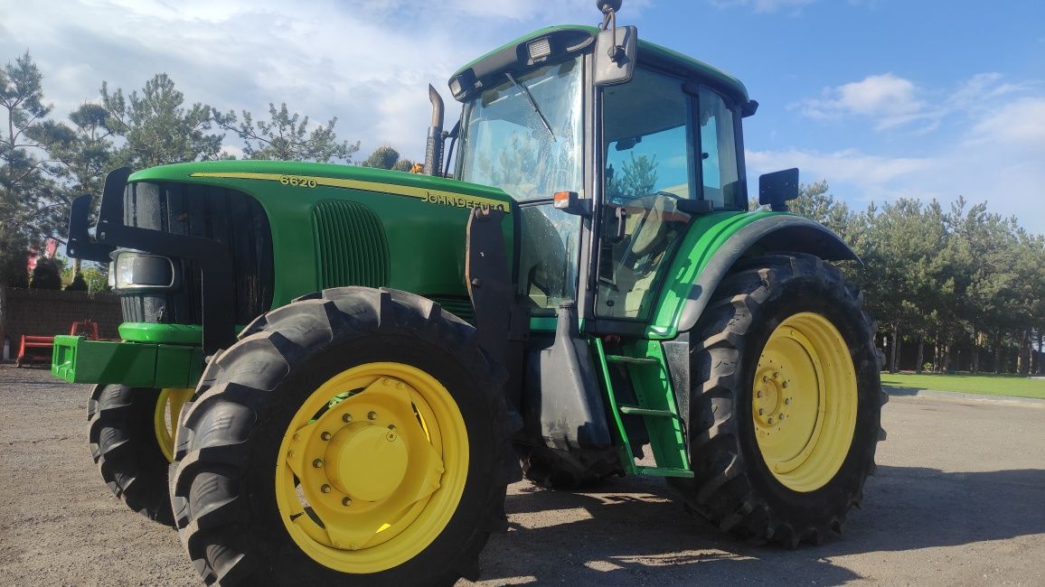 Ciągnik rolniczy John Deere 6620