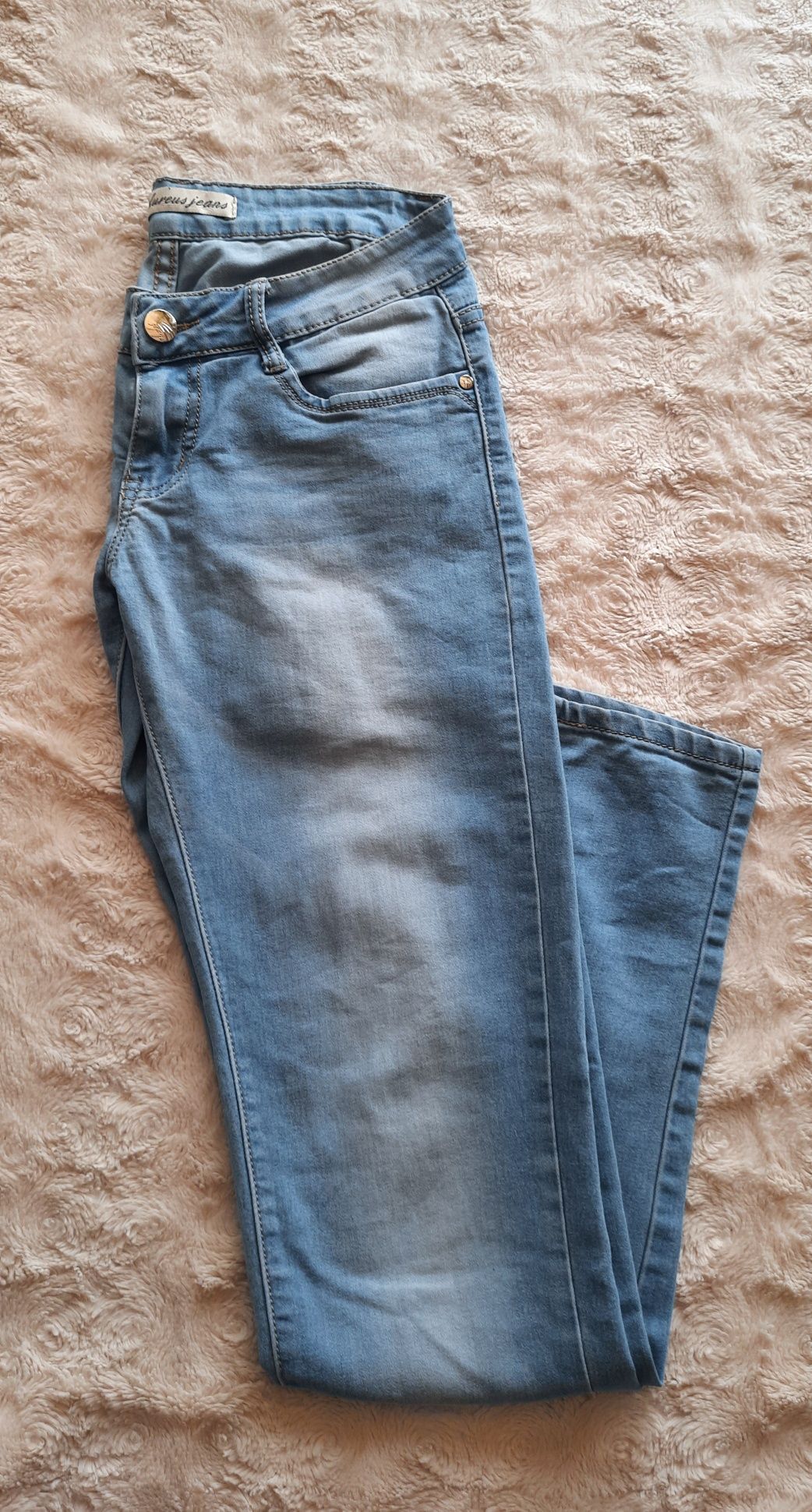 Jasne spodnie jeansowe rozmiar 36