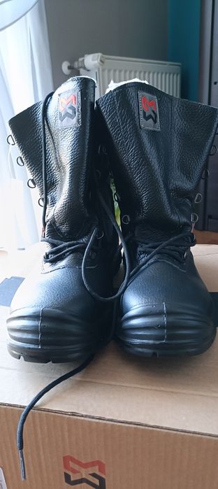 Sprzedam nowe buty robocze 43