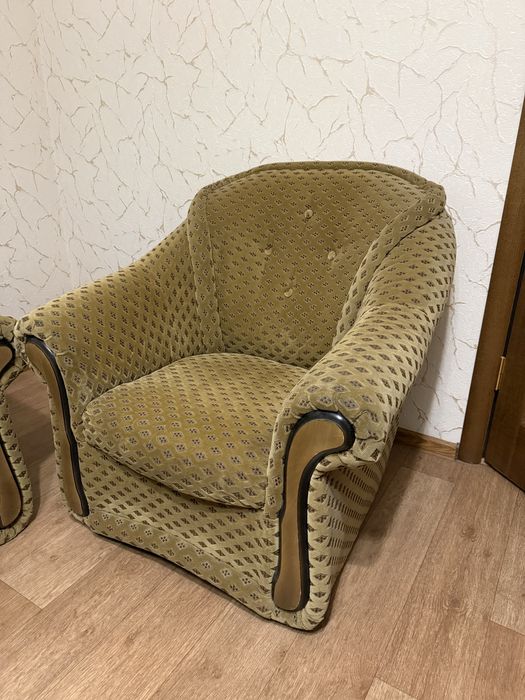 Продам диван та 2 крісла