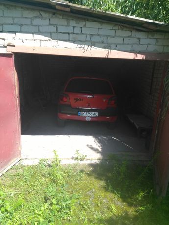 Здам гараж у власному подвір'ї.