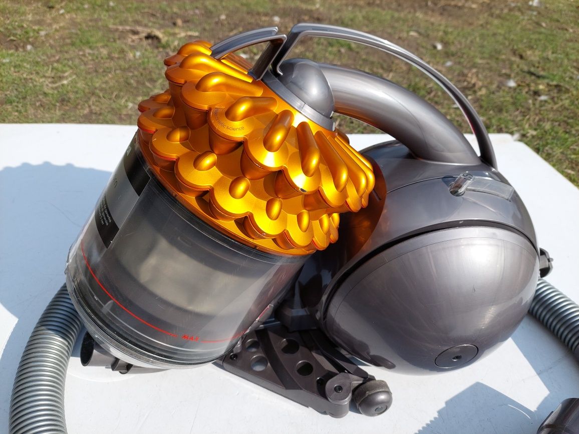 Odkurzacz dyson dc 52 stubborn